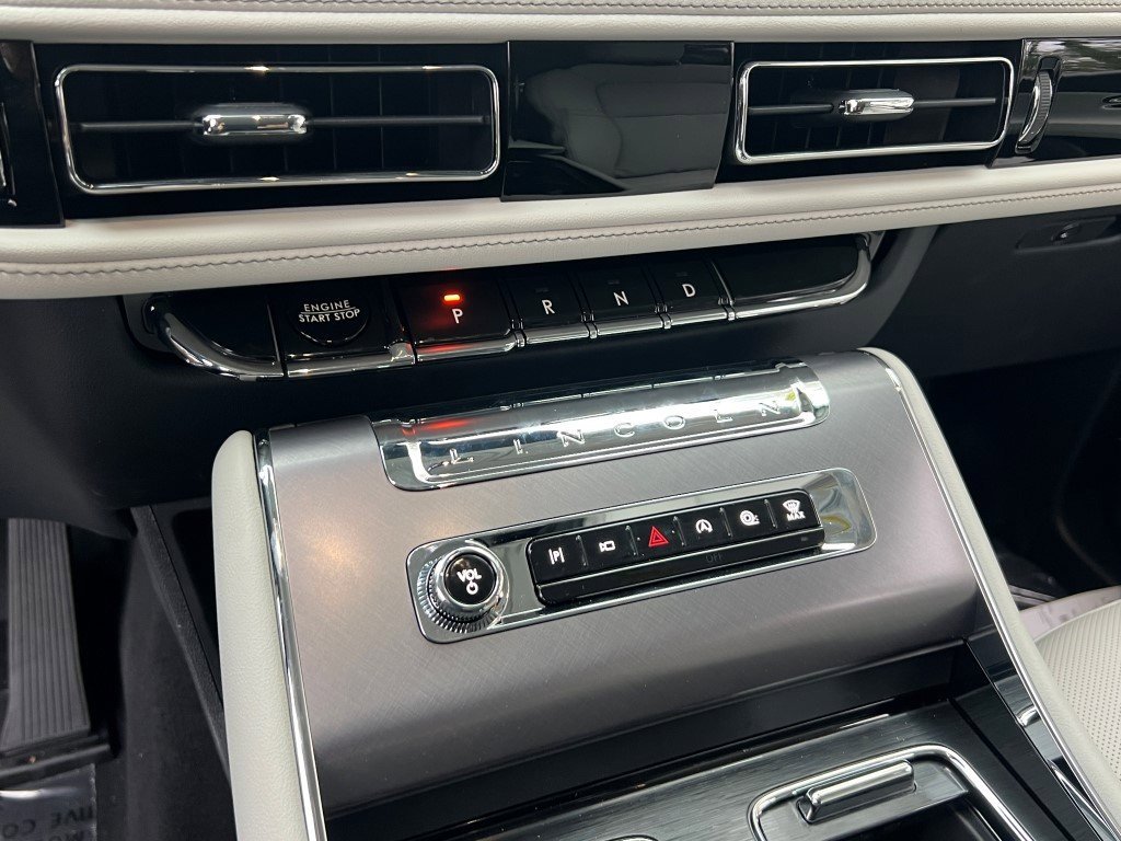 New 2026 Lincoln Aviator AWD image 20