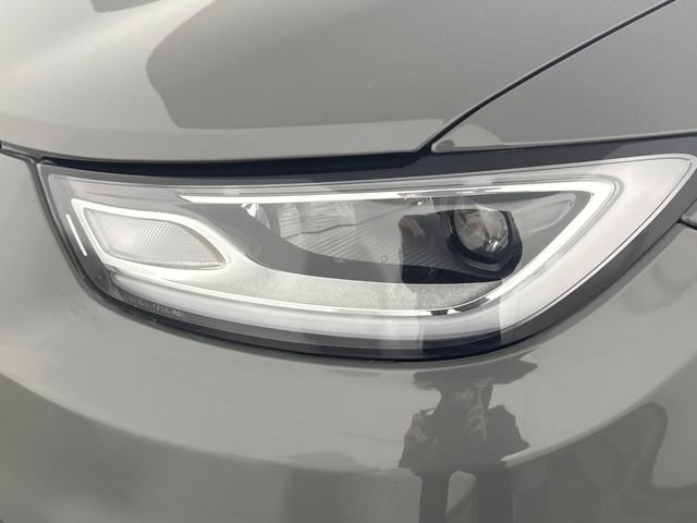 Used 2023 Chrysler Pacifica Touring-L image 22