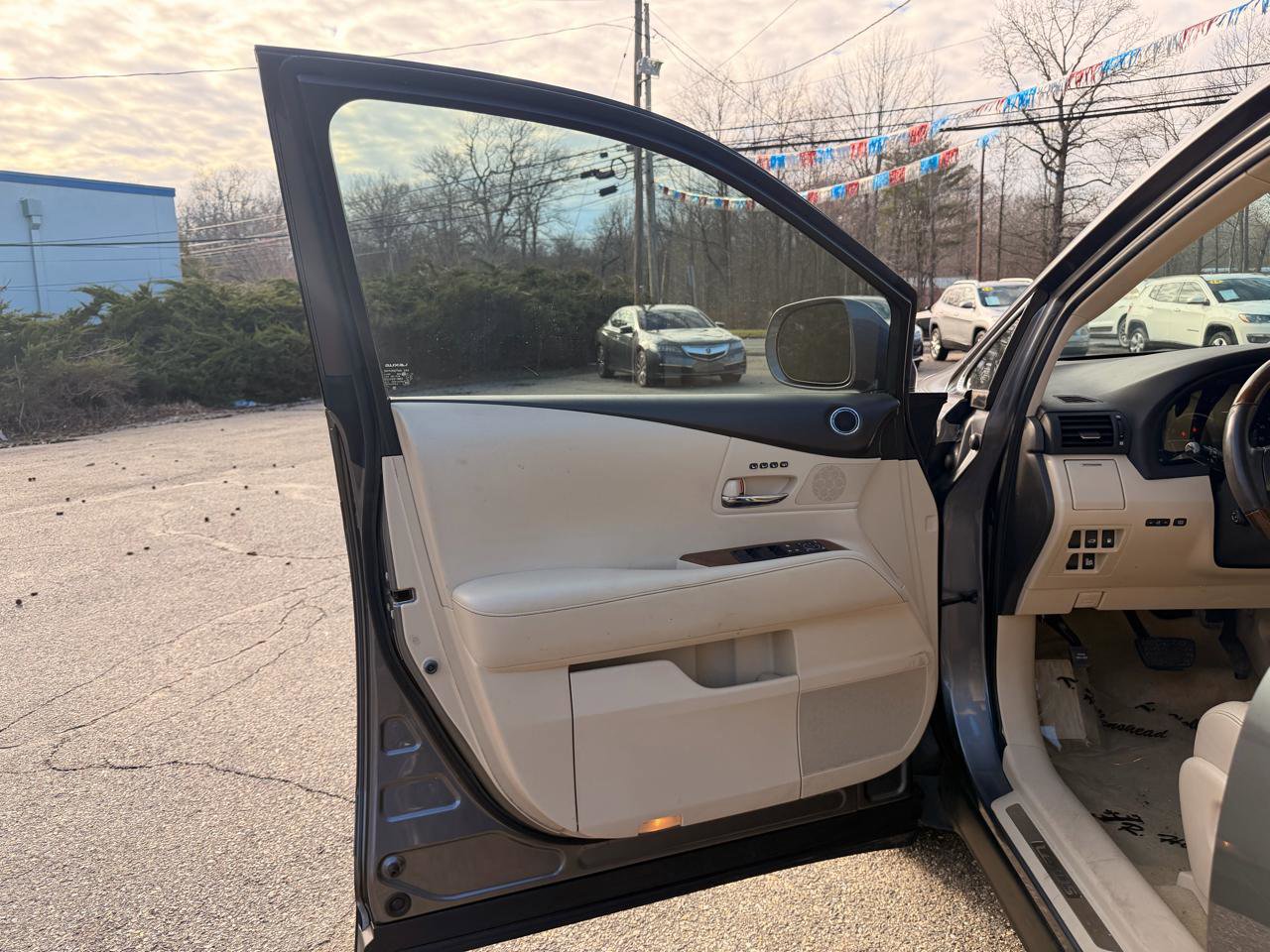 Used 2013 Lexus RX 450h AWD 4dr Hybrid w/ Navigation Pkg image 18