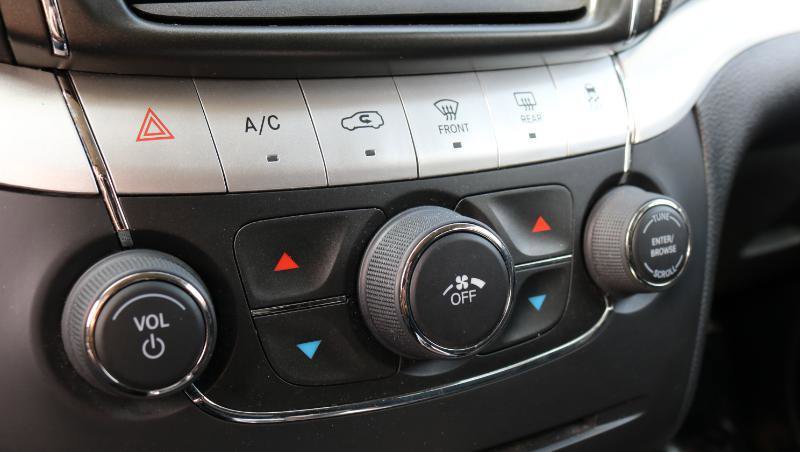 Used 2020 Dodge Journey SE w/ SE Popular Equipment Group image 16