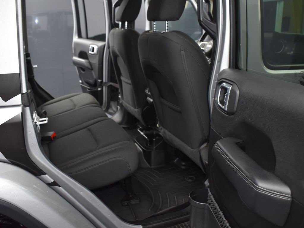 Used 2020 Jeep Wrangler Unlimited Sahara w/ Uconnect 4C Nav & Sound Group image 11