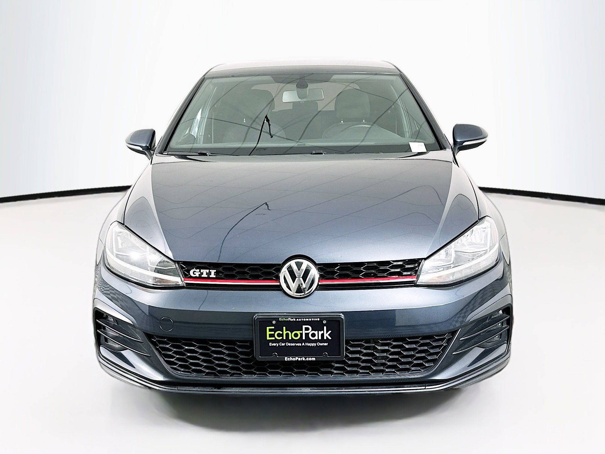 Used 2018 Volkswagen Golf S image 2