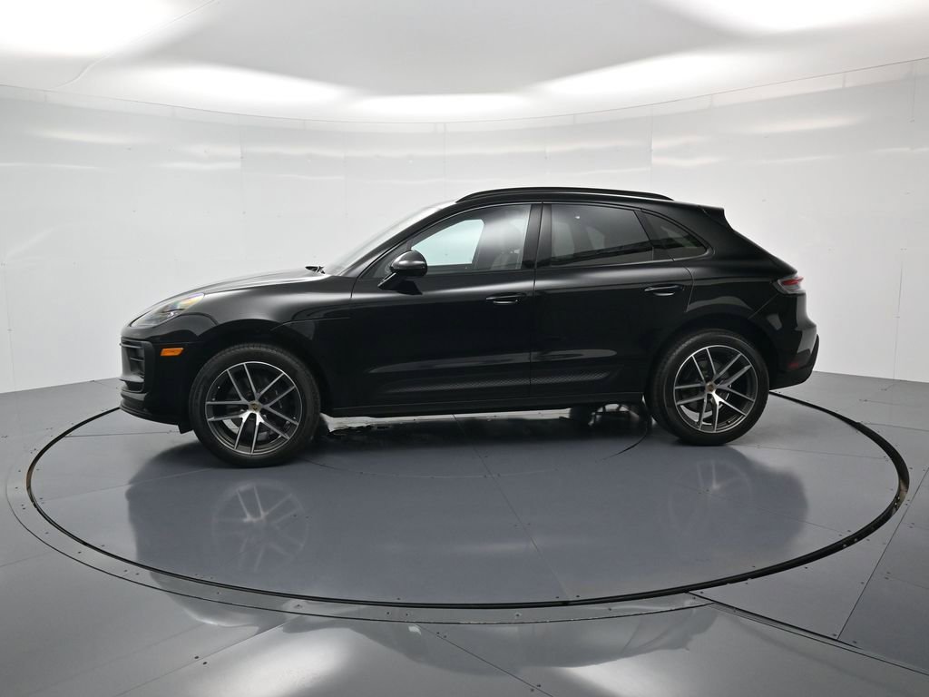 Certified 2026 Porsche Macan AWD/4WD image 2