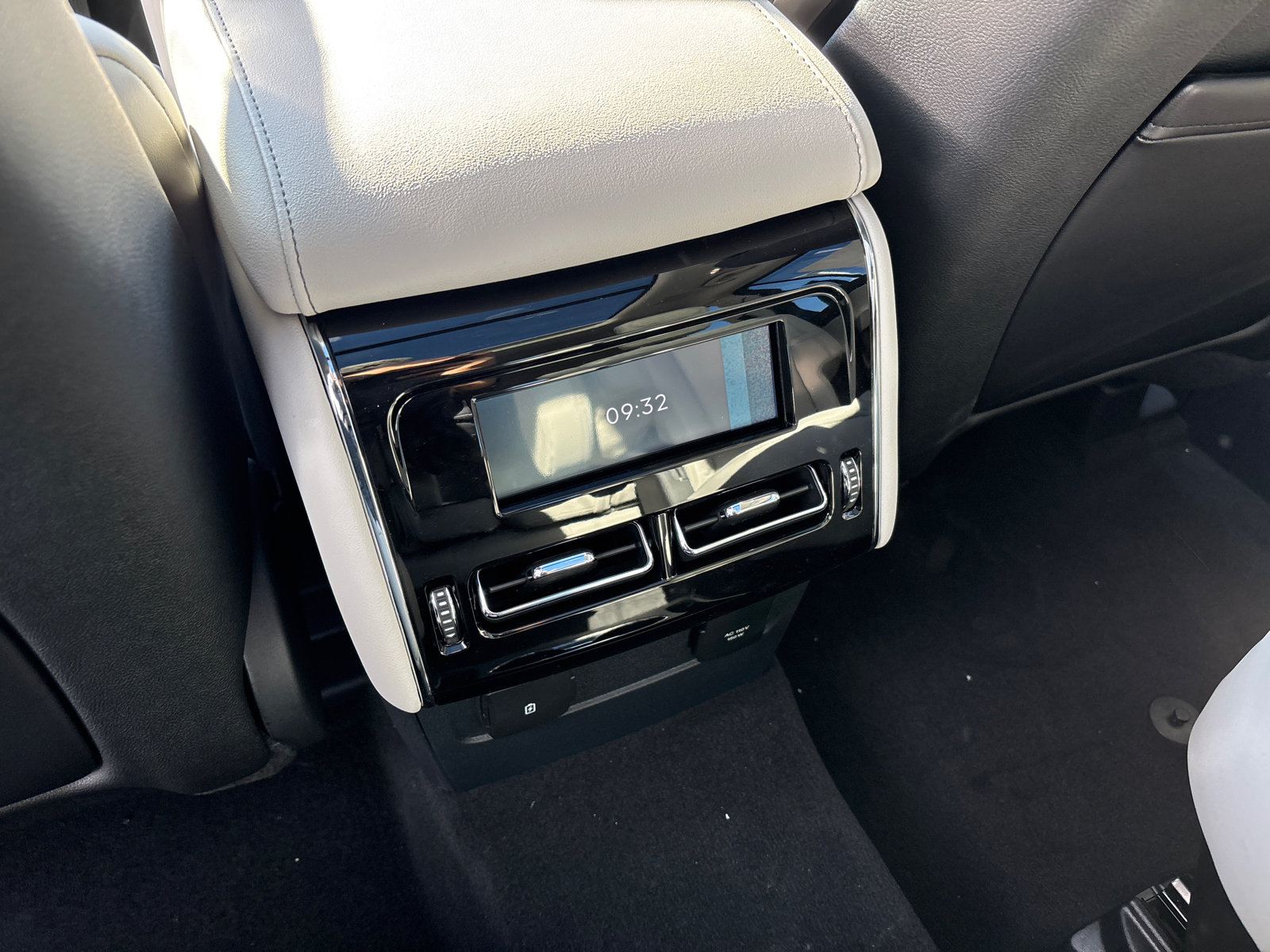 New 2027 Lincoln Aviator Reserve AWD/4WD image 31