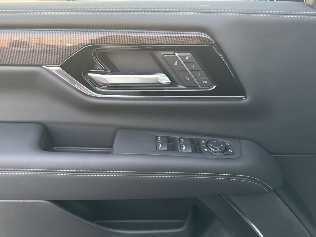 New 2026 GMC Yukon Elevation image 13