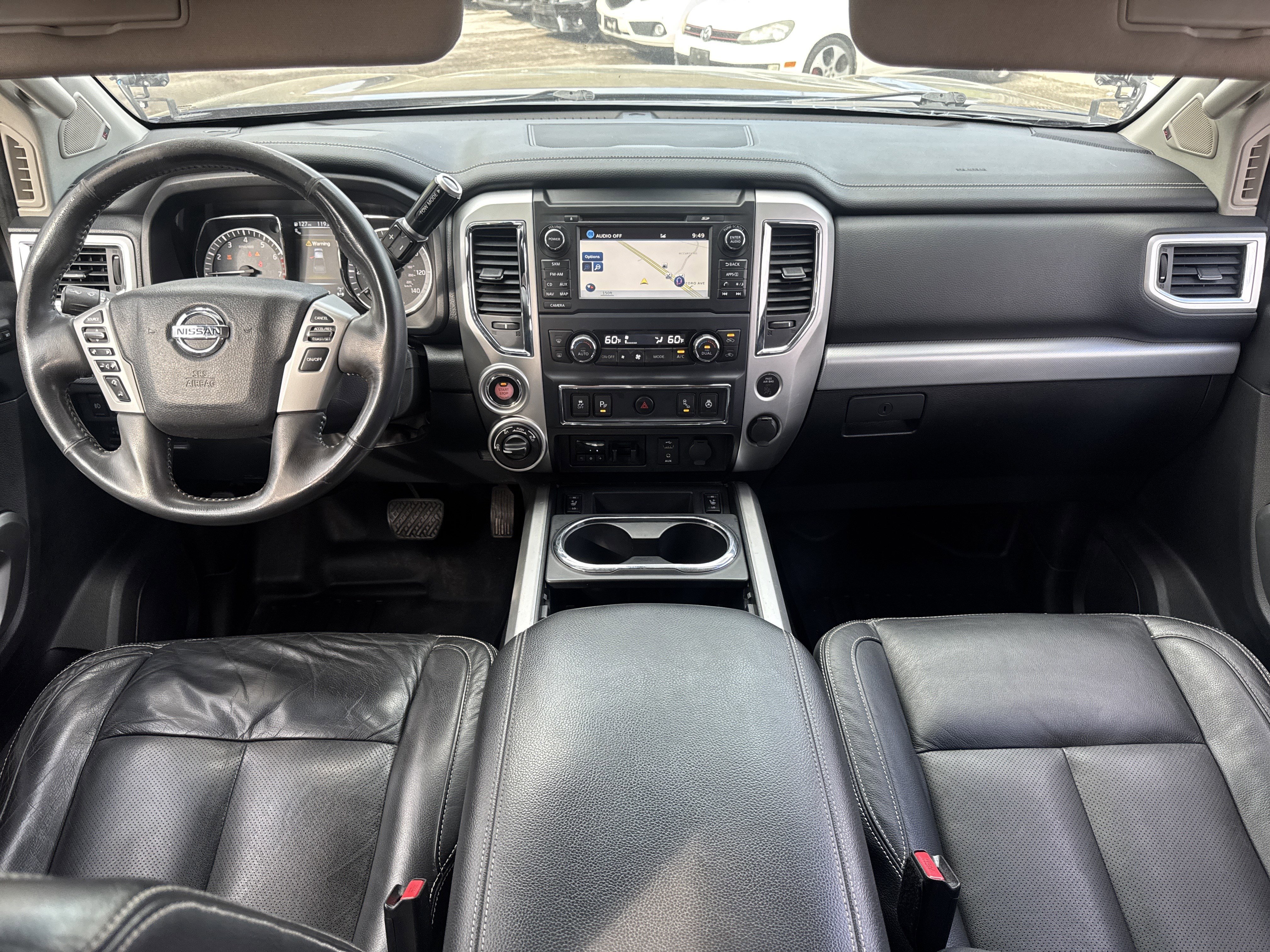 Used 2017 Nissan Titan PRO-4X w/ Pro-4x Convenience Package AWD/4WD image 10