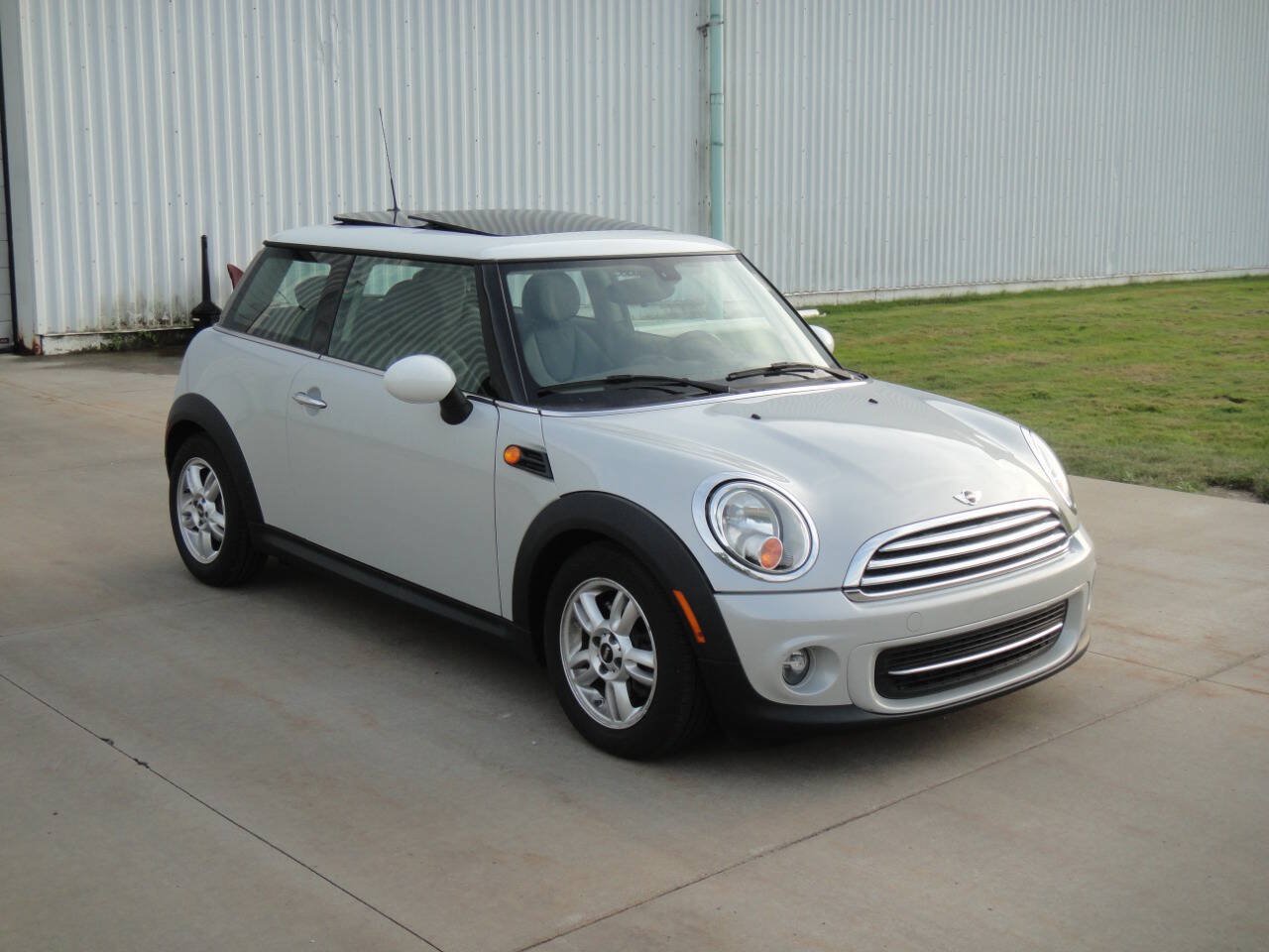 Used 2013 MINI Cooper Hardtop FWD image 4
