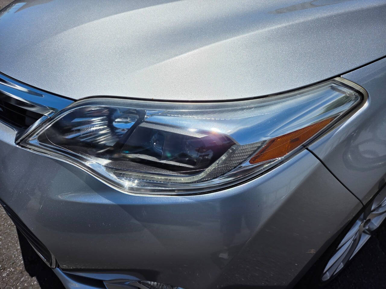 Used 2015 Toyota Avalon Limited FWD image 2