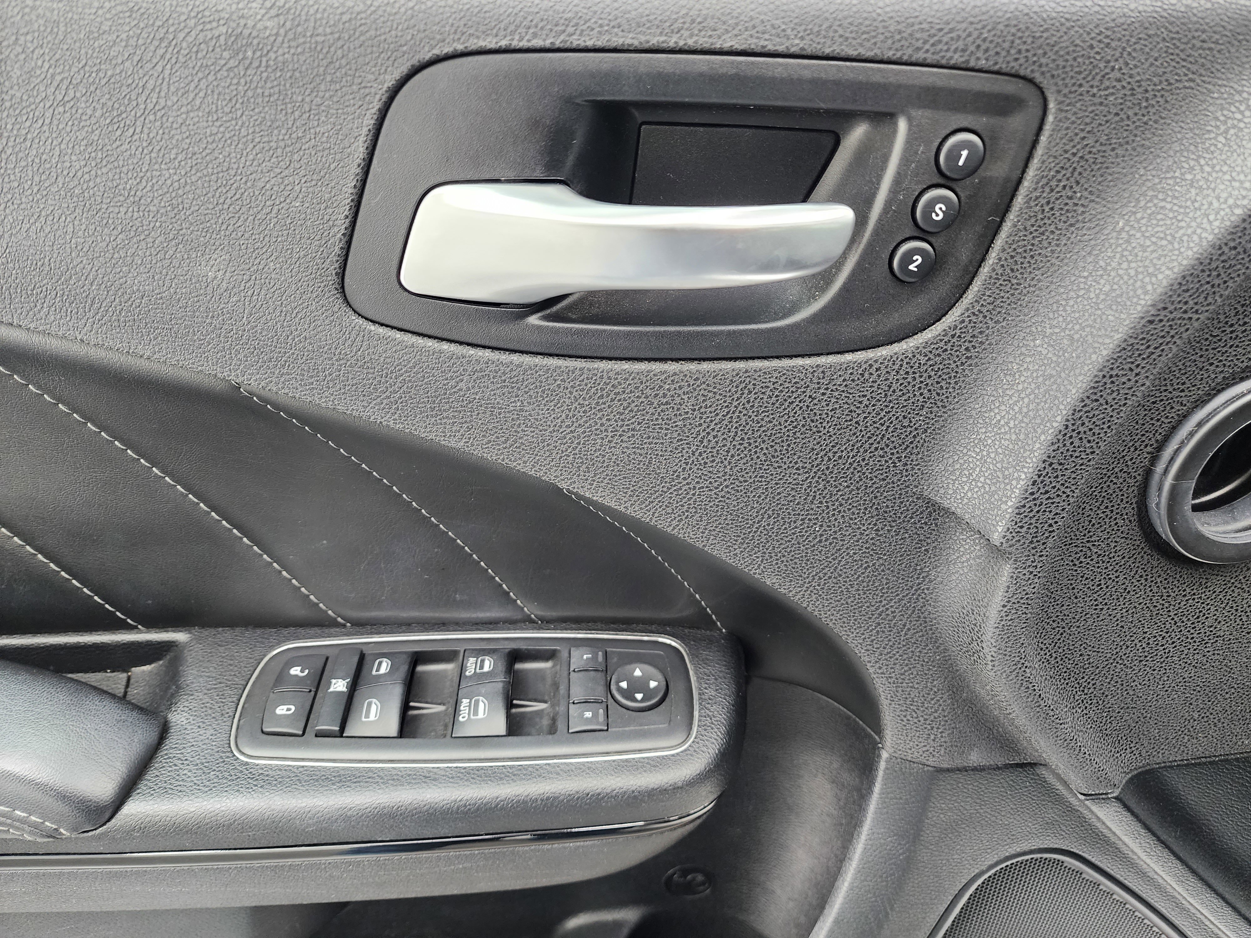 Used 2017 Dodge Charger SXT w/ AWD Plus Group image 37