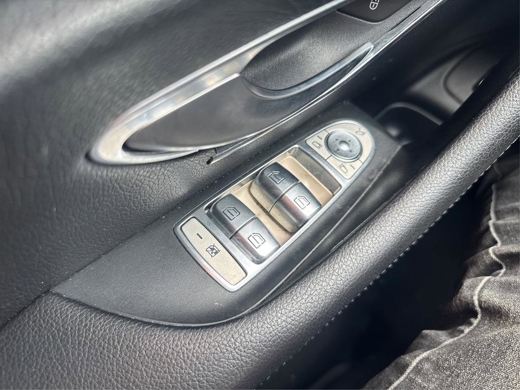 Used 2018 Mercedes-Benz E 300 image 32