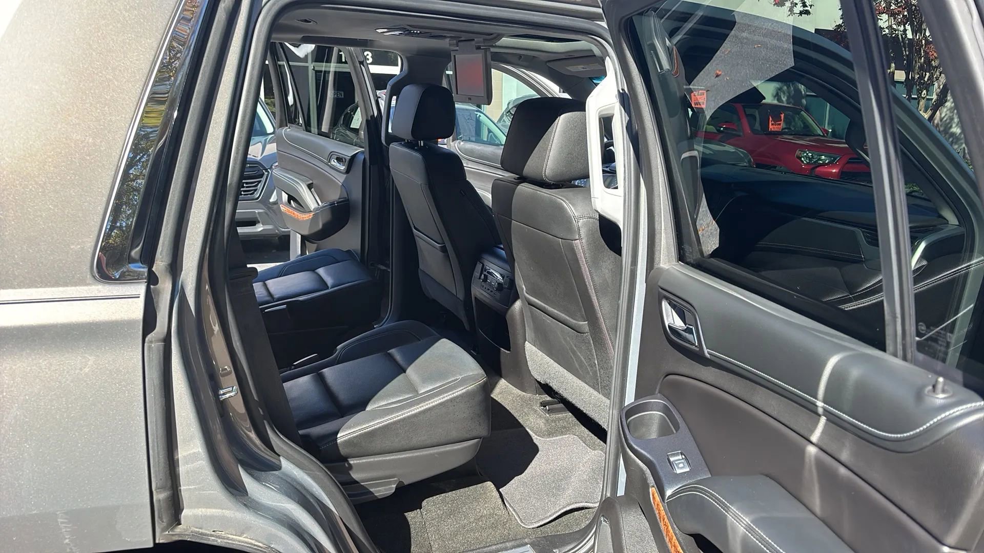 Used 2018 Chevrolet Tahoe Premier image 21