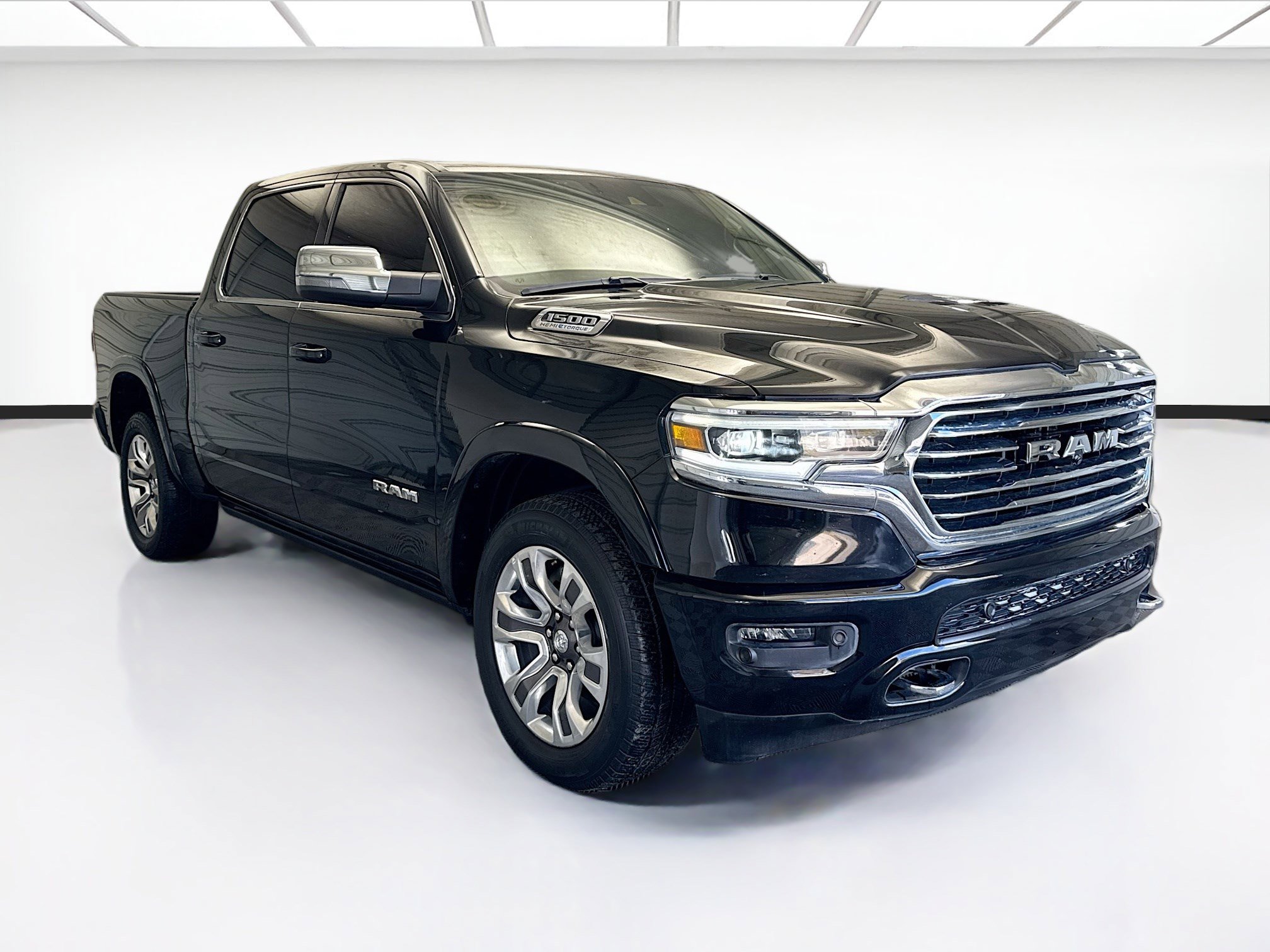 Used 2024 RAM 1500 Limited image 3