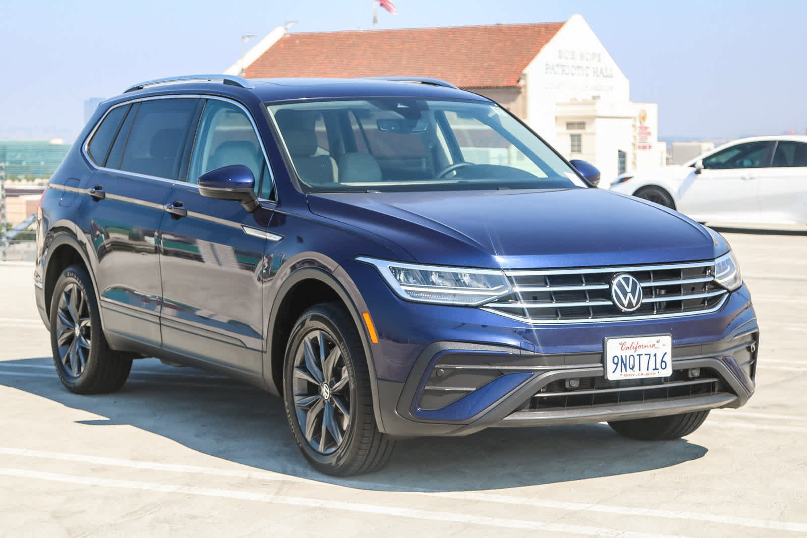 Used 2022 Volkswagen Tiguan SE image 3