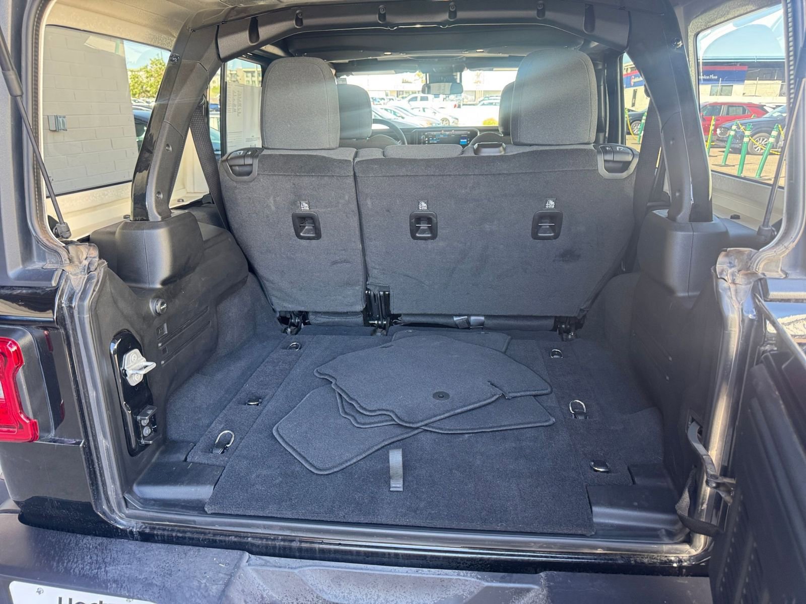 Used 2025 Jeep Wrangler Unlimited Rubicon image 31