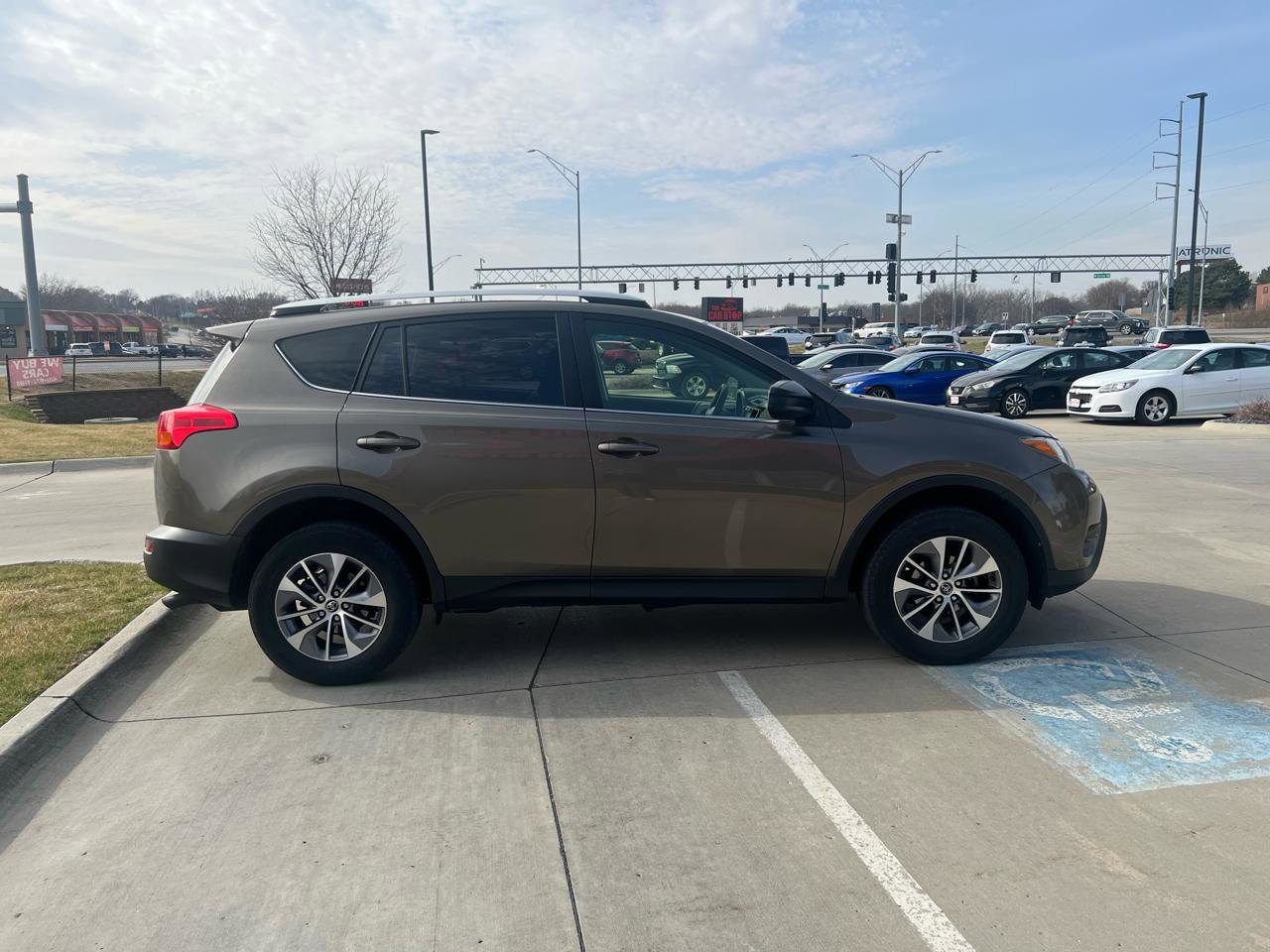 Used 2015 Toyota RAV4 LE AWD/4WD image 5