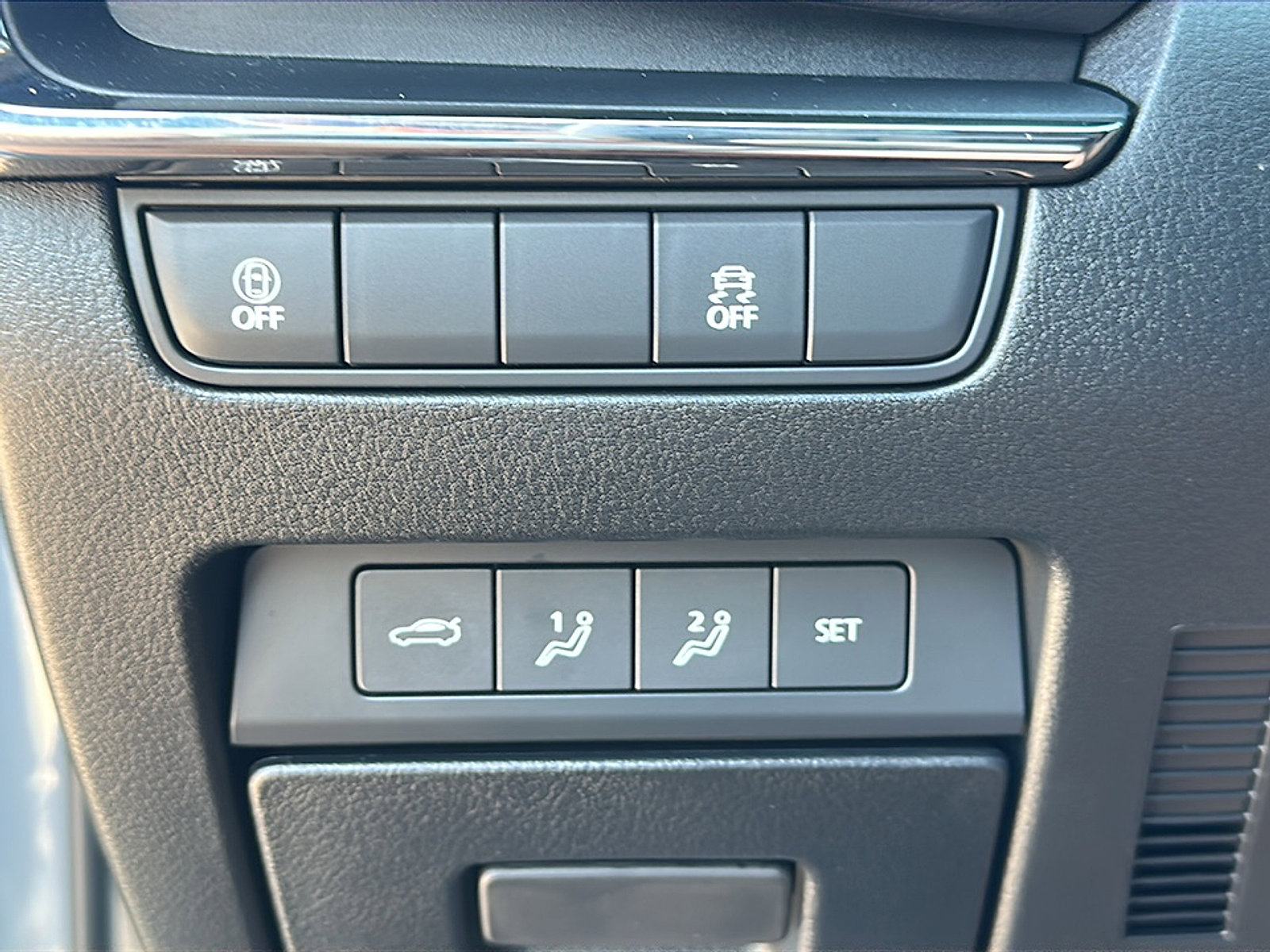 Used 2023 MAZDA MAZDA3 s image 34