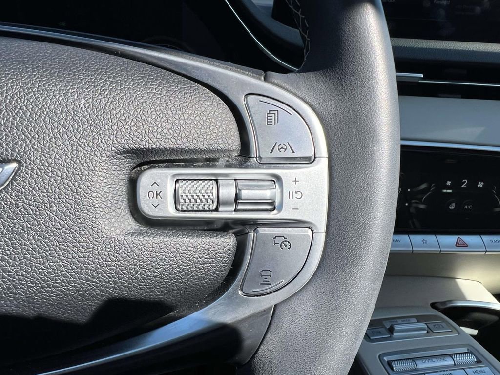 Used 2023 Genesis GV70 2.5T w/ Advanced Package image 23