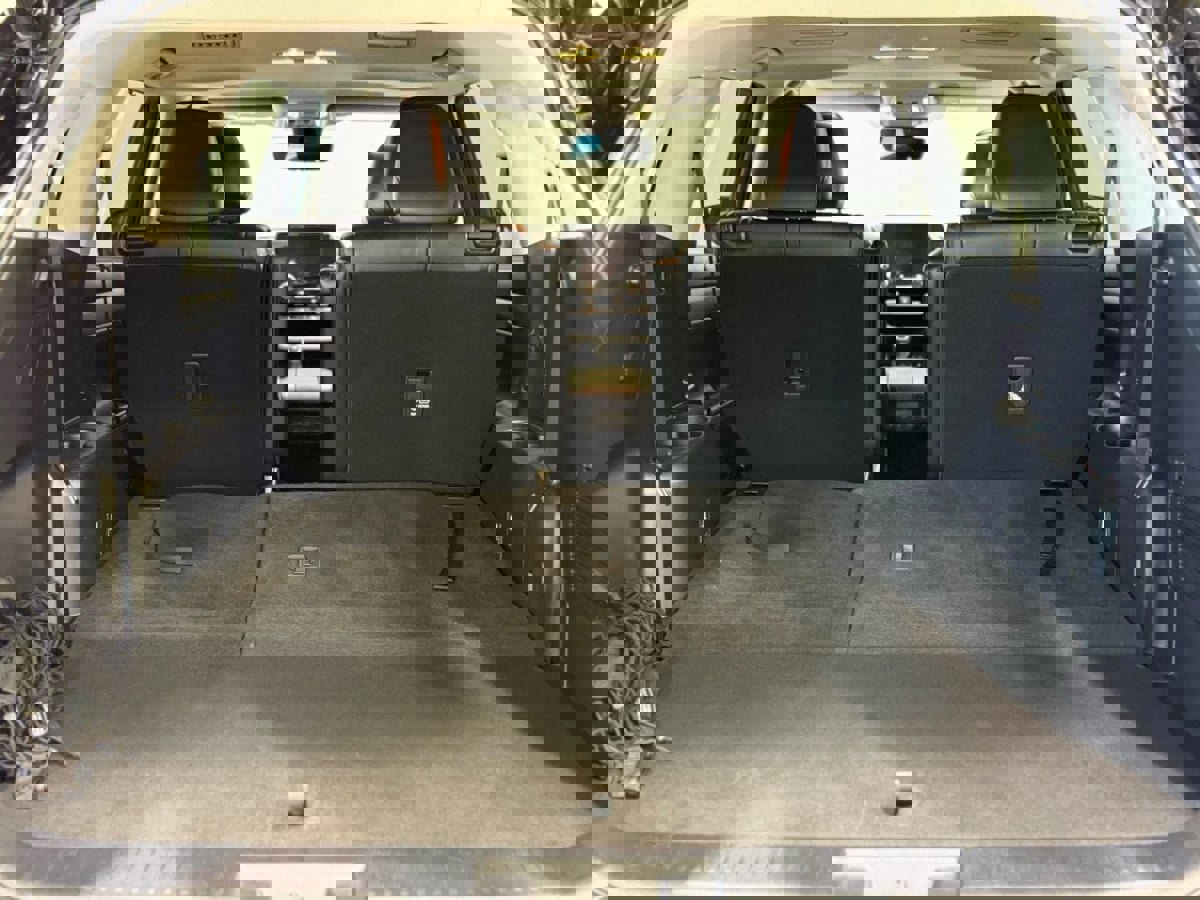 Used 2023 Toyota Highlander XLE image 36