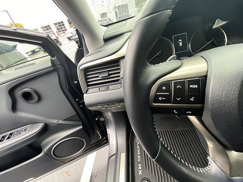 Used 2022 Lexus RX 350L Premium w/ Premium Package AWD/4WD image 13
