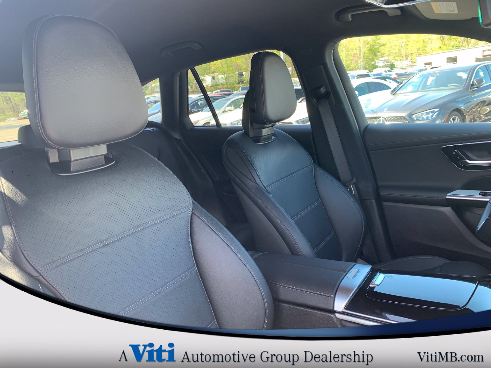 Used 2024 Mercedes-Benz GLC 300 4MATIC image 30