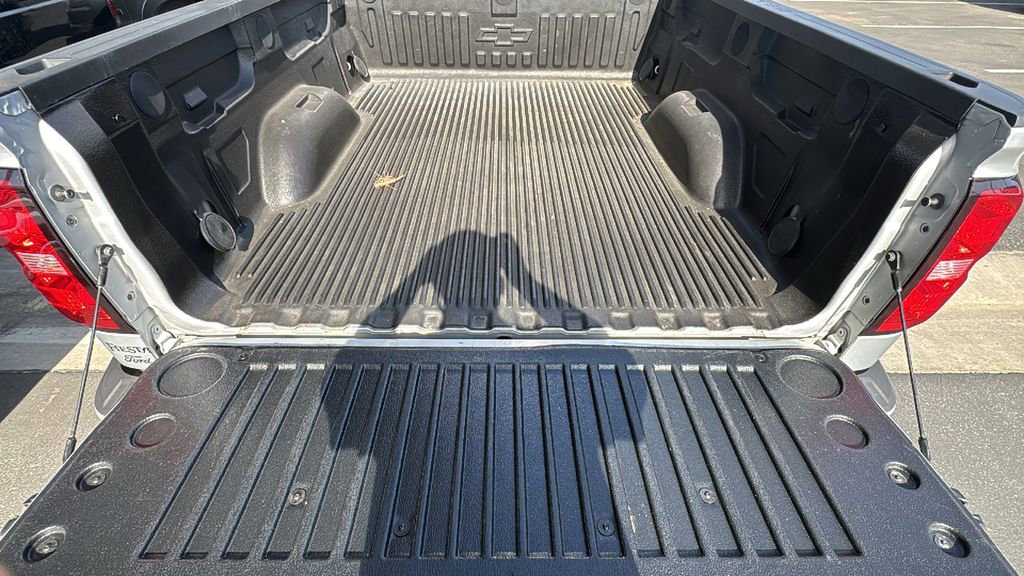 Used 2018 Chevrolet Silverado 1500 Custom w/ Custom Value Package AWD/4WD image 24