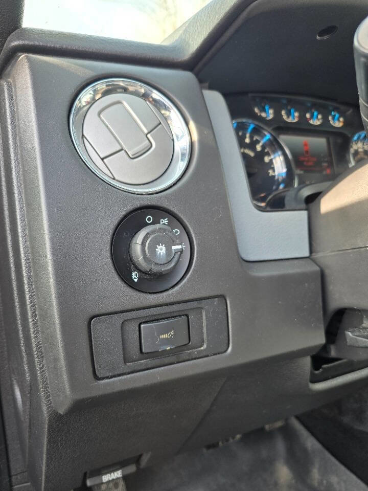 Used 2014 Ford F150 XLT w/ Equipment Group 302A Luxury AWD/4WD image 13