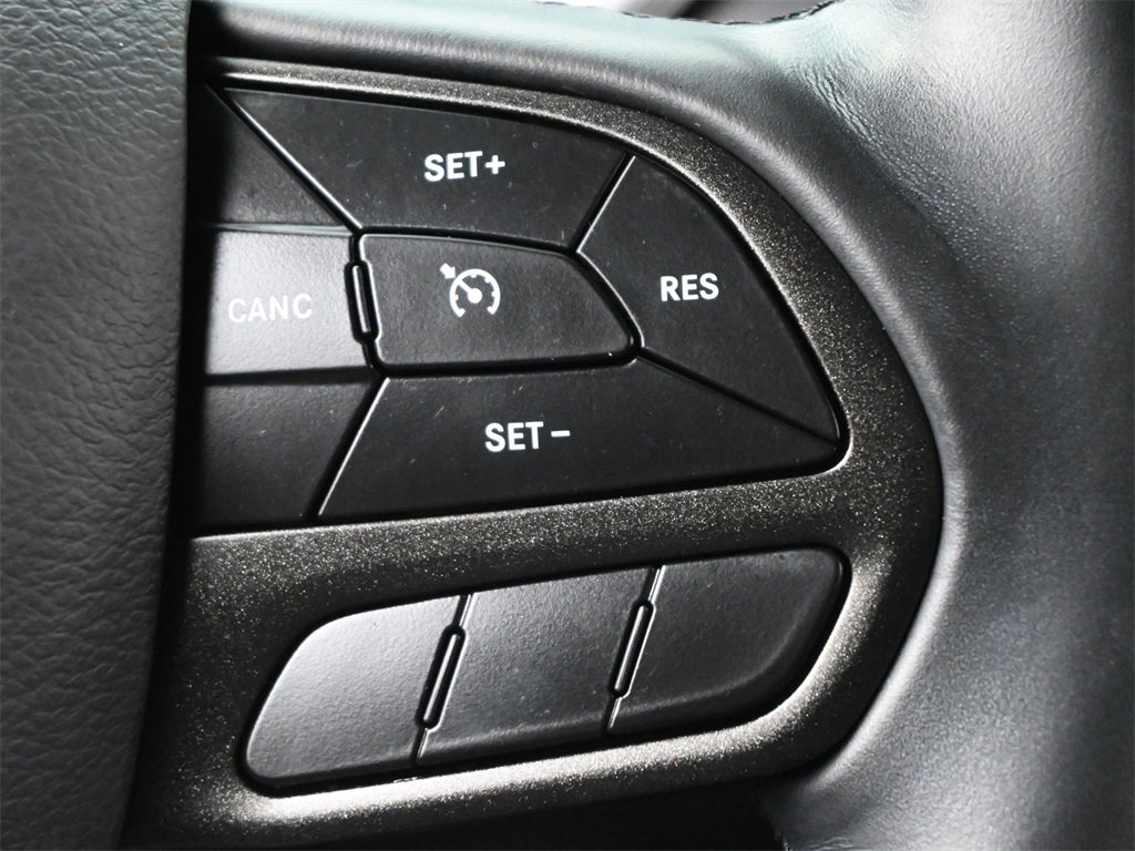 Used 2022 Dodge Charger SXT w/ Driver Convenience Group image 7