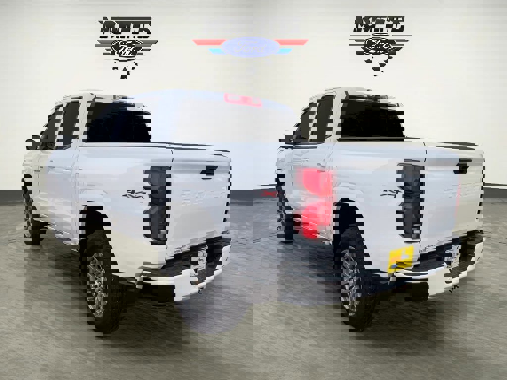 Used 2025 Chevrolet Colorado LT w/ LT Convenience Package image 3