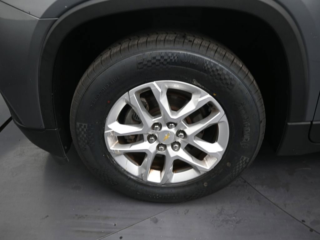Used 2019 Chevrolet Traverse LS FWD image 9