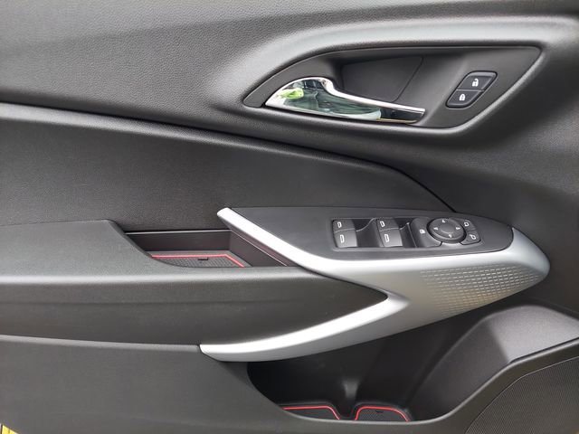 Used 2024 Chevrolet Trax RS image 34