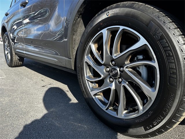 Certified 2022 Lincoln Corsair AWD w/ Equipment Group 101A image 11