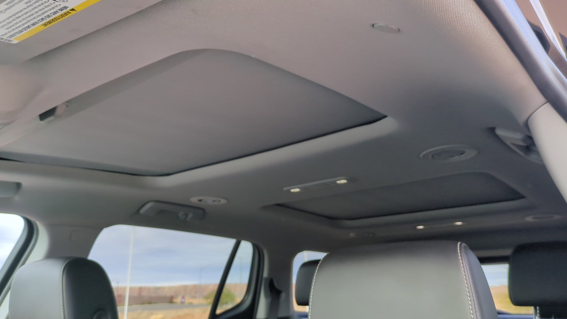 Used 2022 GMC Acadia SLT w/ Technology Package image 16