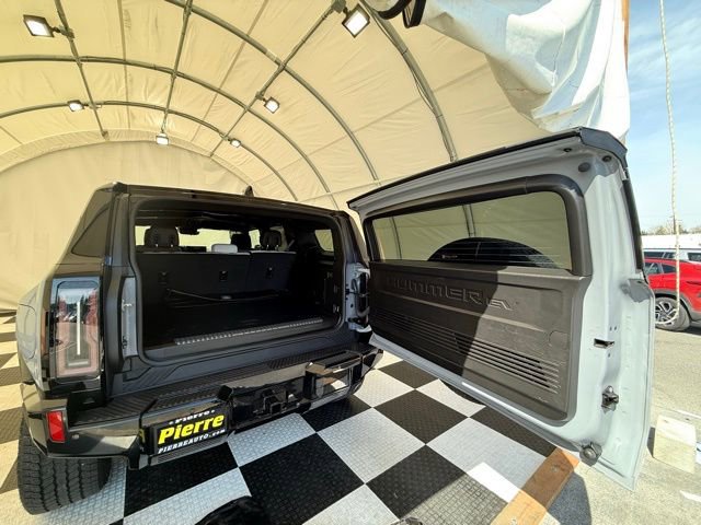 Used 2024 GMC Hummer EV 2X w/ LPO, Illumination Package image 4