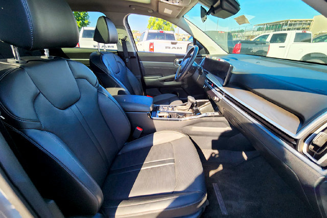 Used 2025 Kia Sorento SX AWD/4WD image 28