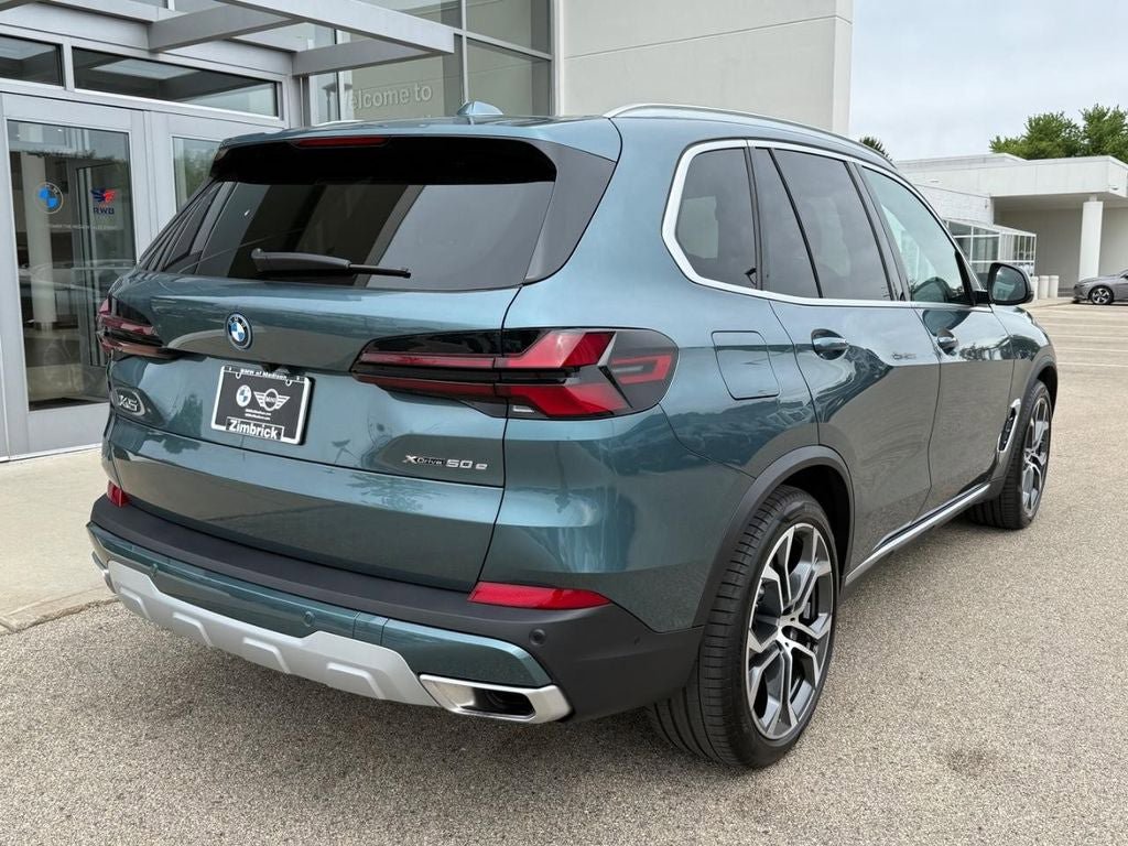 Used 2026 BMW X5 xDrive50e AWD/4WD image 3