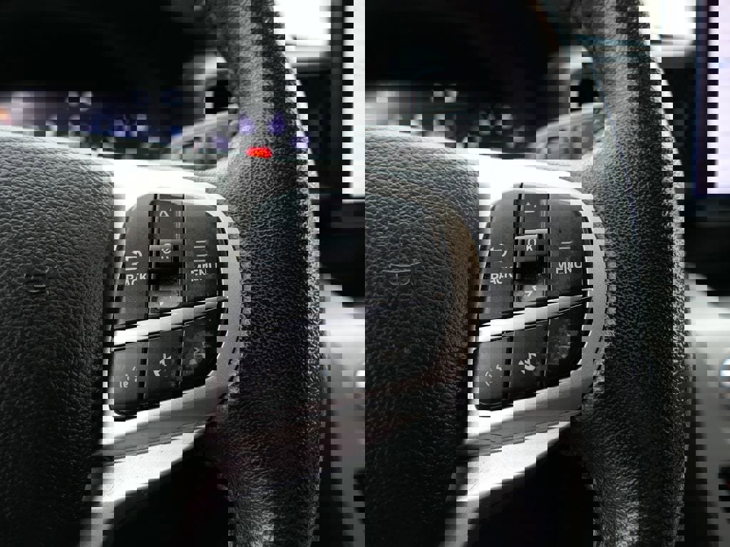 Used 2022 Ford Explorer XLT w/ Equipment Group 202A image 16