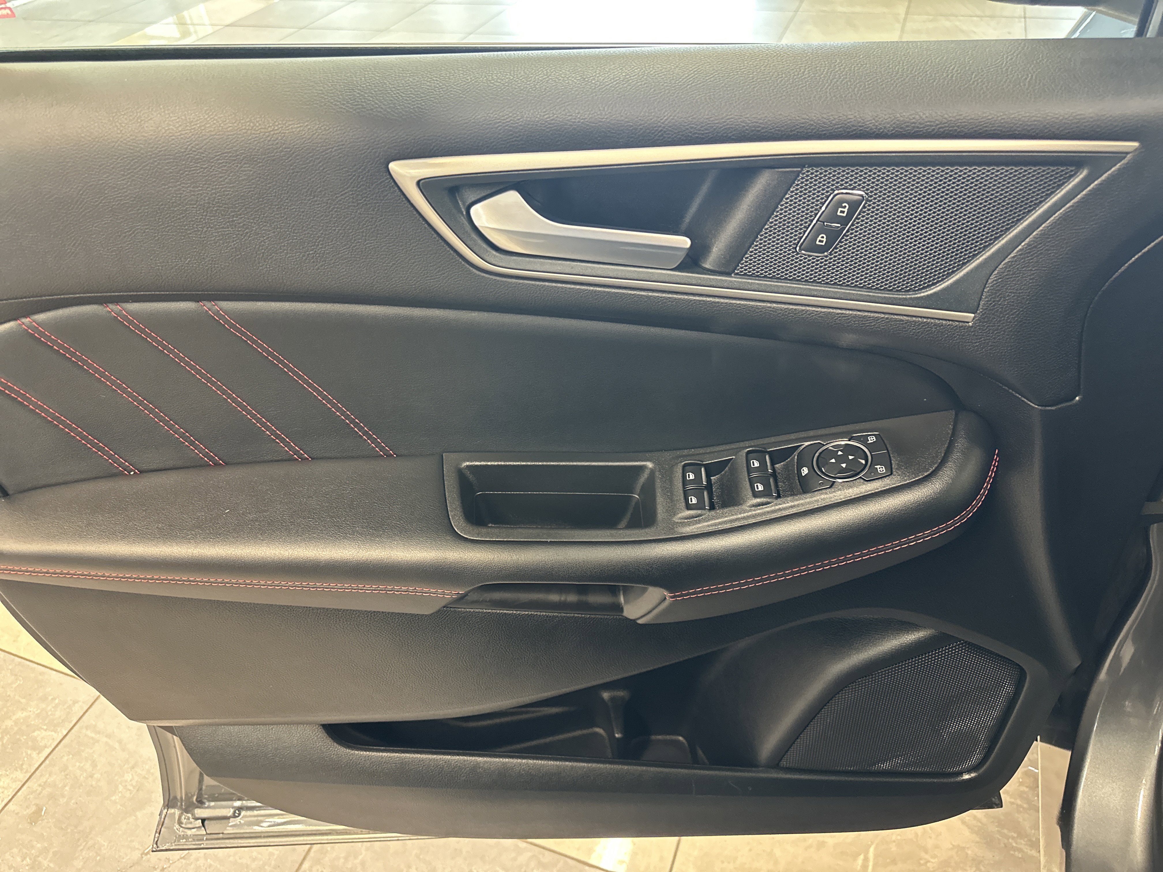 Used 2024 Ford Edge ST-Line image 20