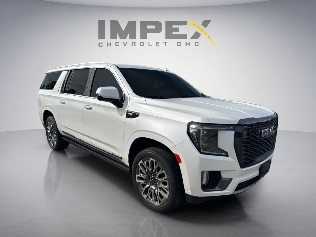 Used 2023 GMC Yukon XL Denali Ultimate AWD/4WD image 7