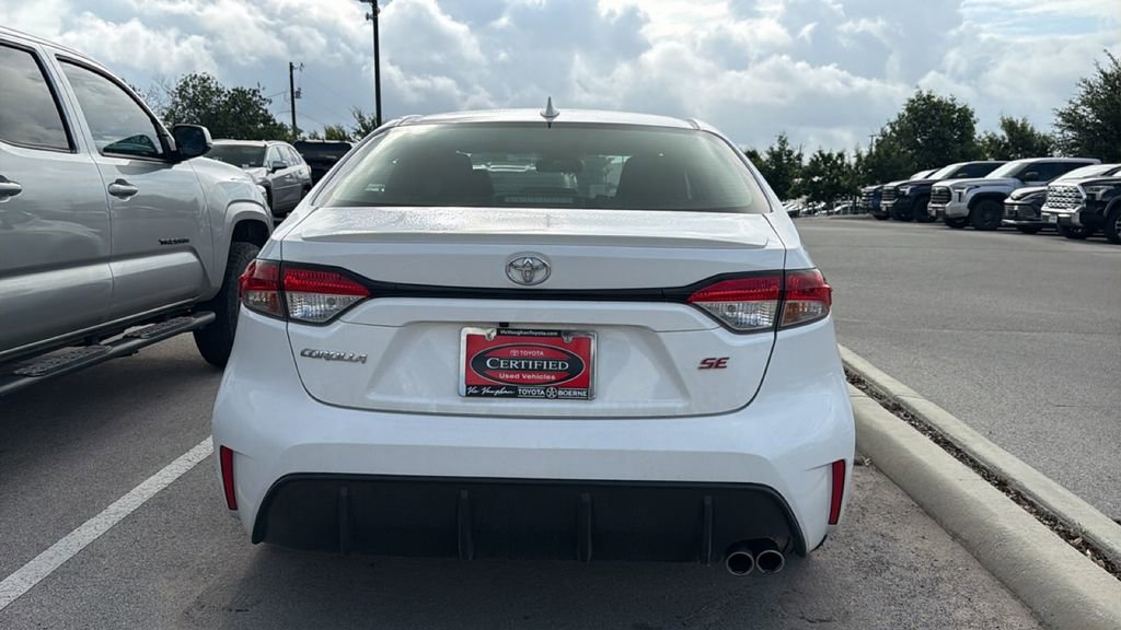 Certified 2025 Toyota Corolla SE w/ SE Premium Package FWD image 9
