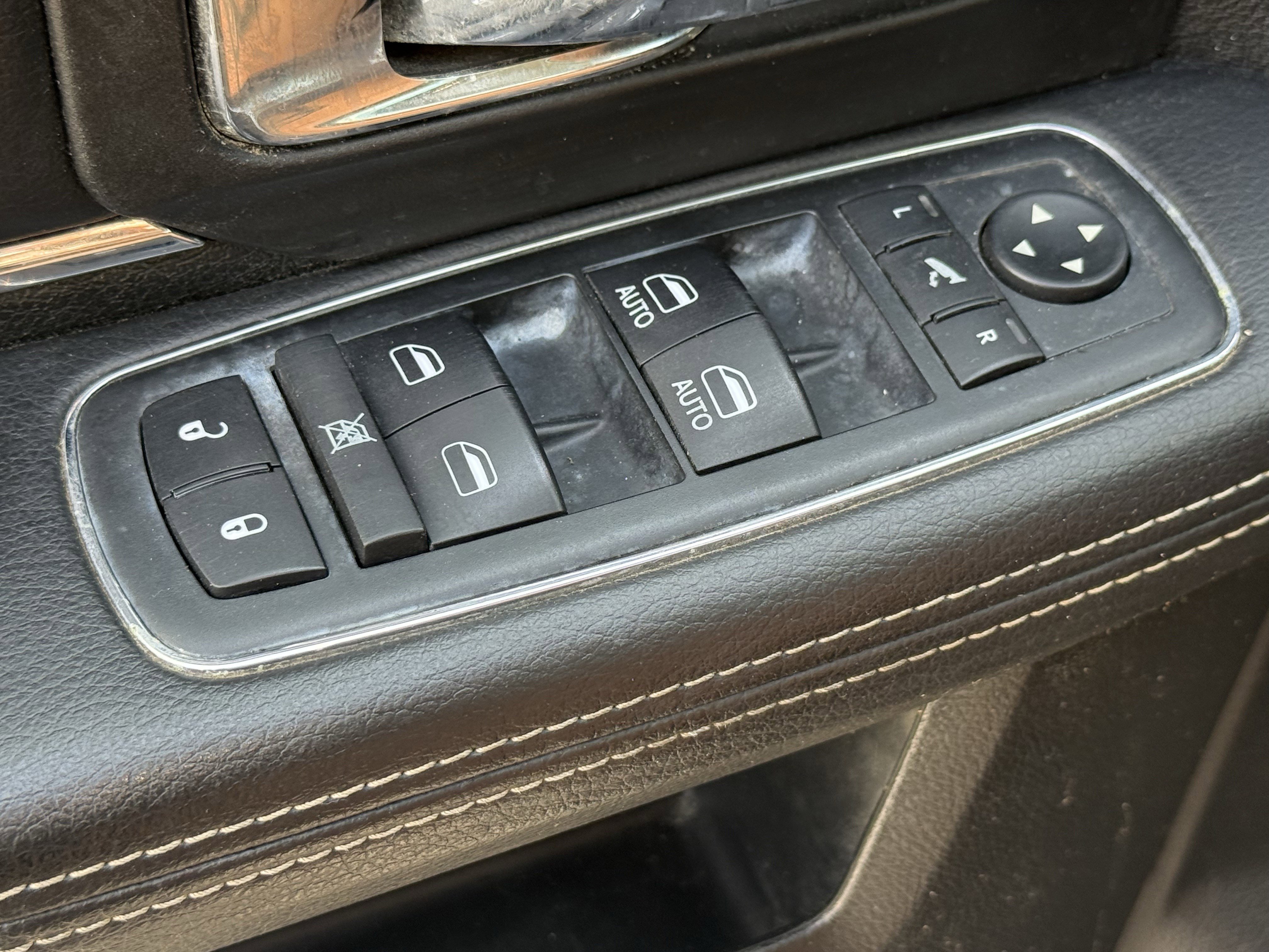 Used 2015 RAM 3500 Laramie image 26