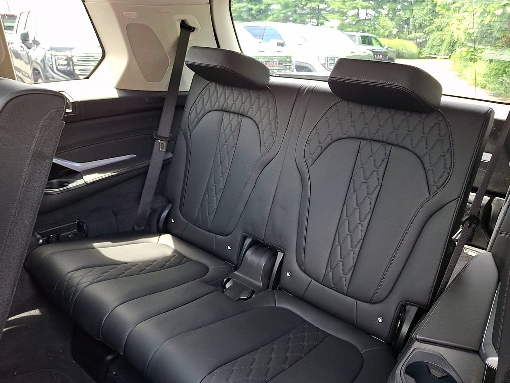 Used 2026 BMW X7 xDrive40i AWD/4WD image 10