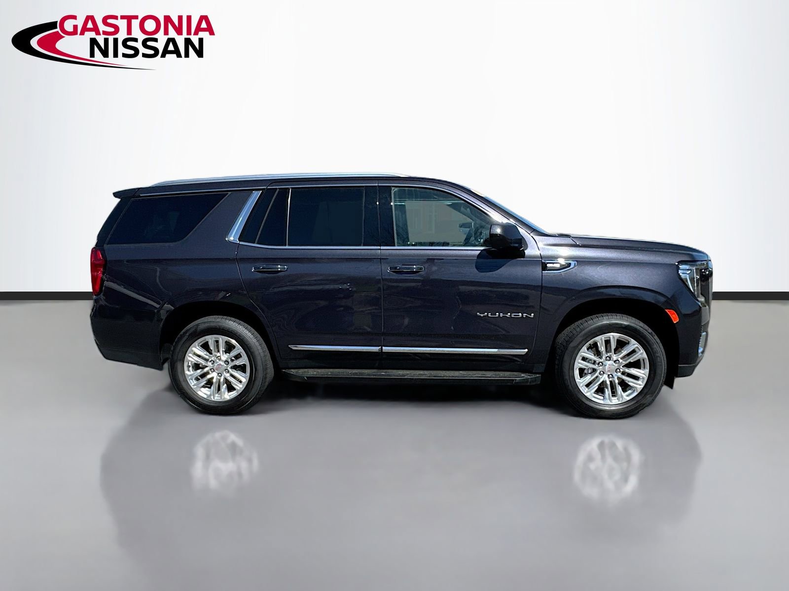 Used 2024 GMC Yukon SLT RWD image 10