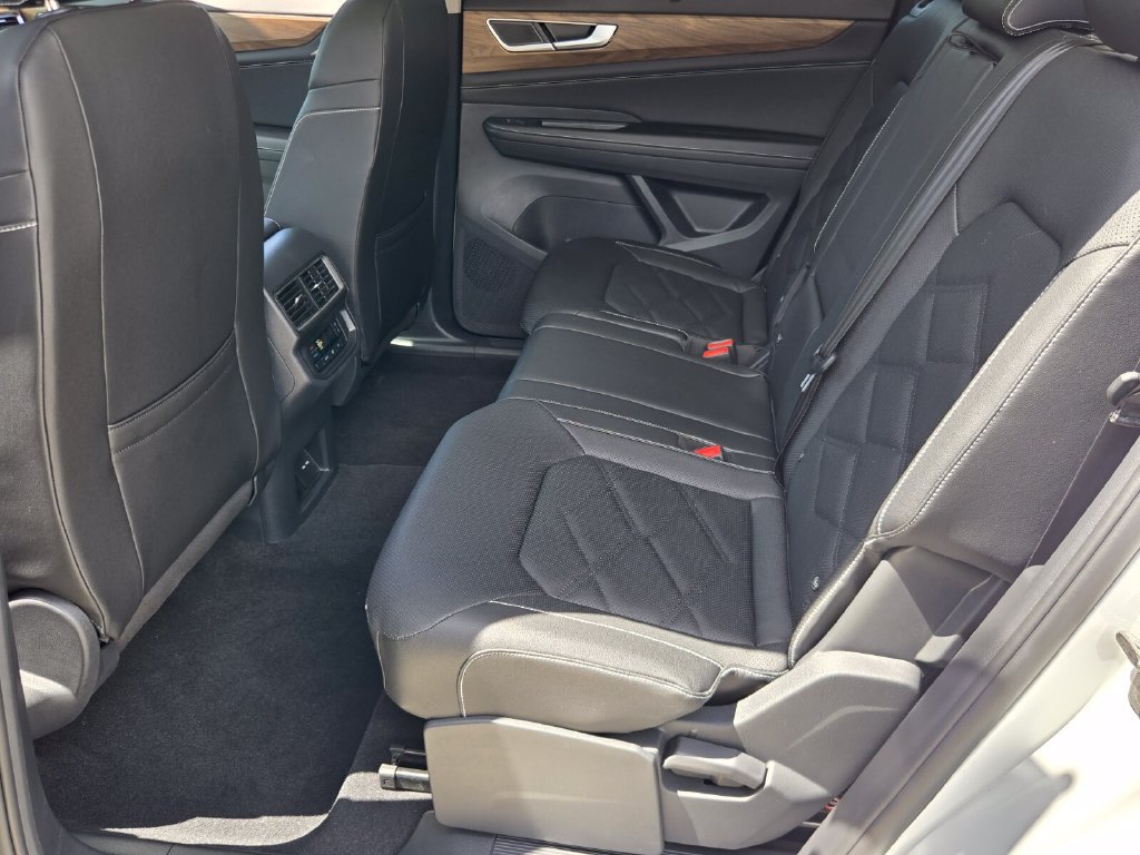 Certified 2026 Volkswagen Atlas SE w/ Panoramic Sunroof Package FWD image 11