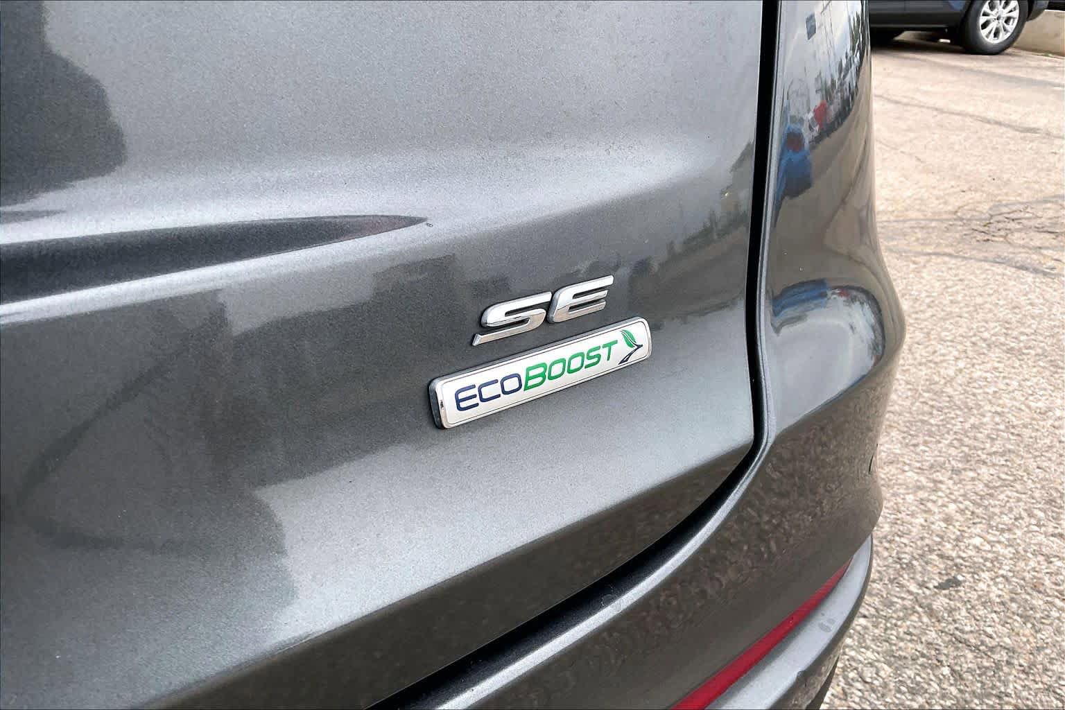 Used 2019 Ford Fusion SE FWD image 10