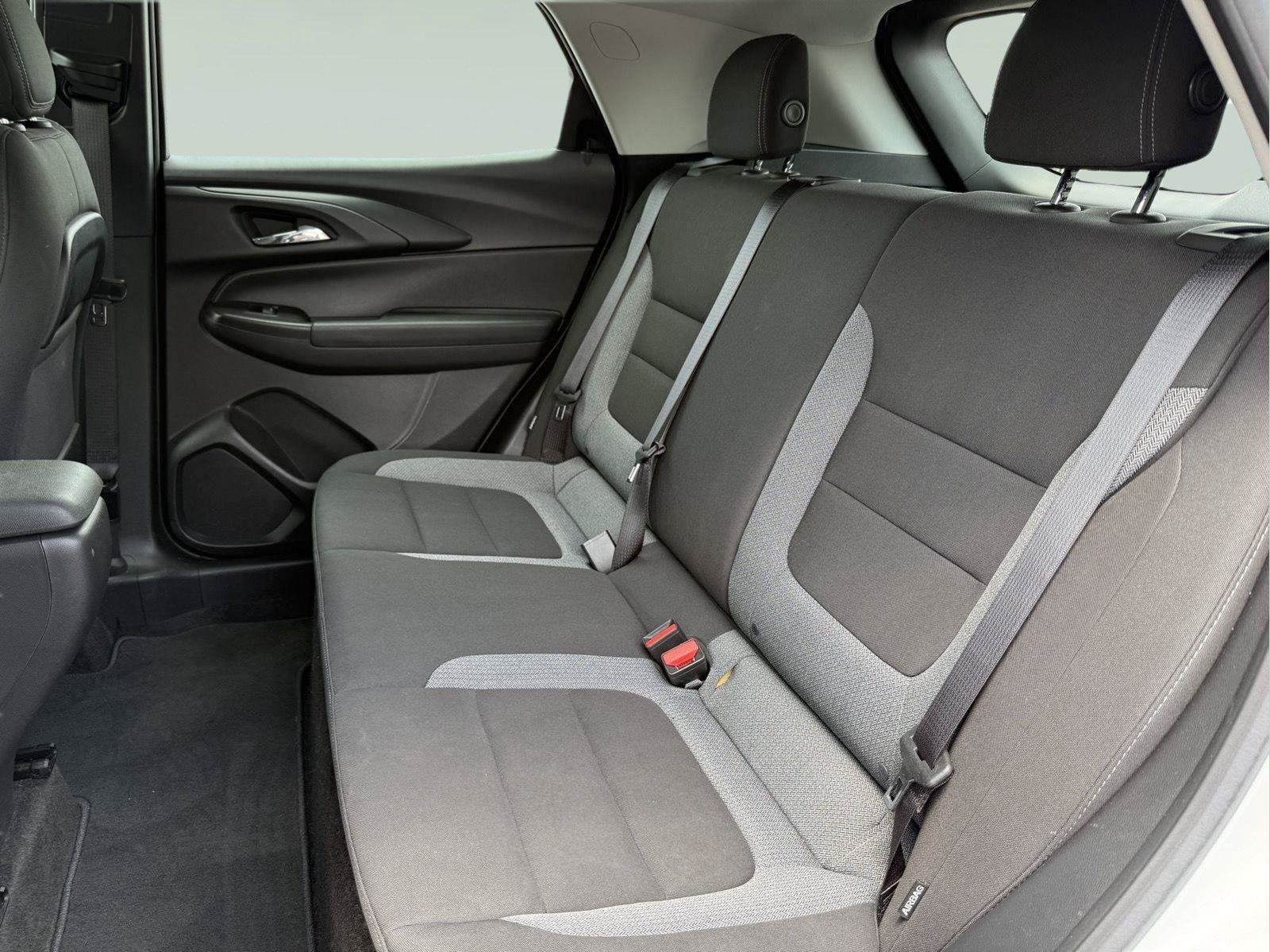 Used 2023 Chevrolet TrailBlazer LS FWD image 18