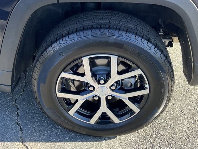 Certified 2024 Jeep Grand Cherokee Limited w/ Luxury Tech Group II image 25