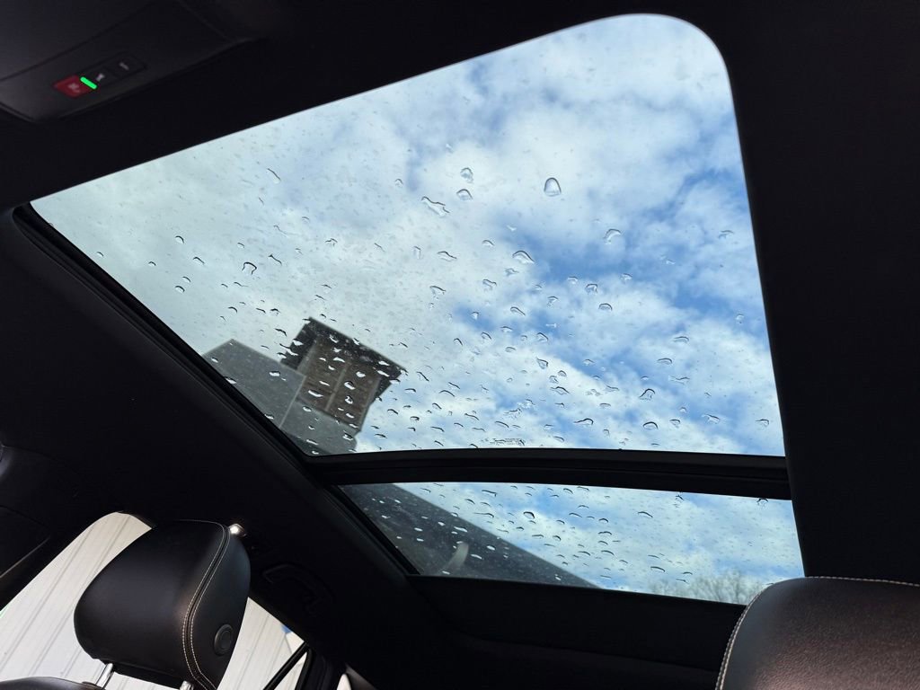 Used 2022 Volkswagen Atlas Cross Sport SE w/ Panoramic Sunroof Package image 15