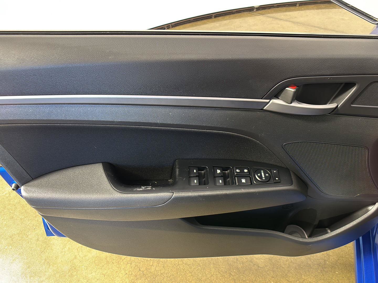 Used 2017 Hyundai Elantra Value Edition FWD image 23