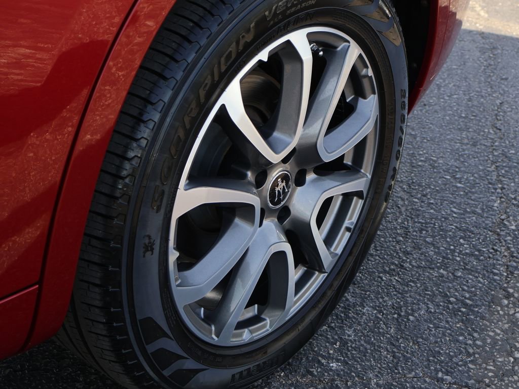 Used 2020 Maserati Levante GranLusso image 46