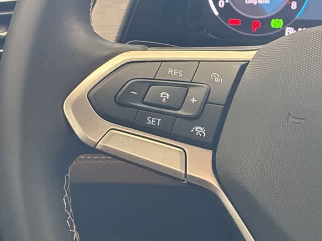 Used 2026 Volkswagen Atlas Cross Sport SE FWD image 24